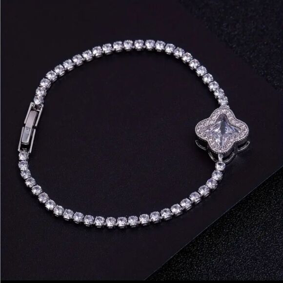 Silver Diamond Clover Bracelet - Picture 2 of 7